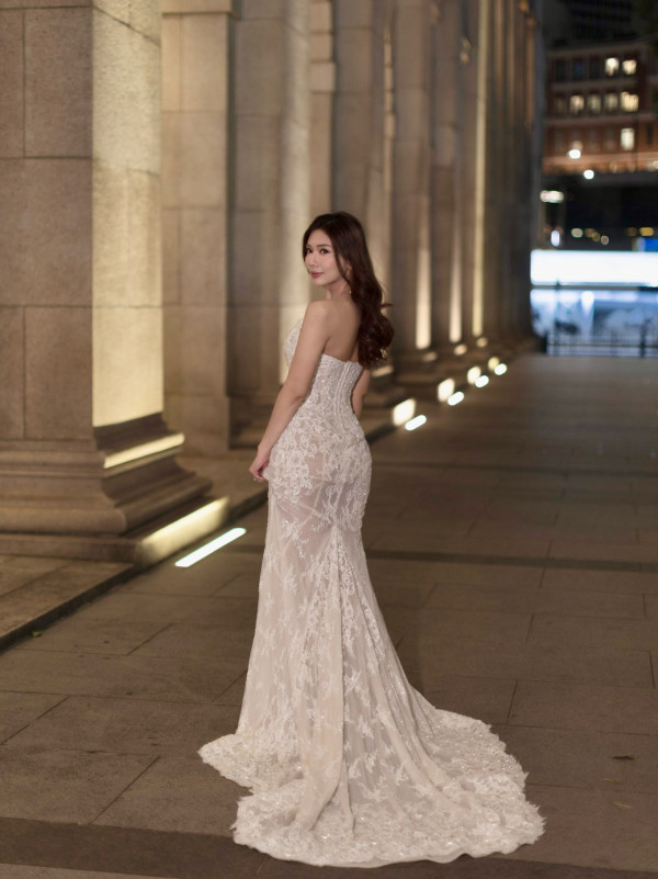 前TVB新聞女神梁凱寧性感婚紗照晒誘人曲線 33歲生日宣布封盤榮升準人妻!