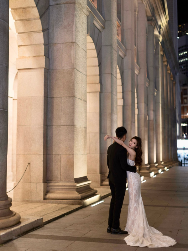 前TVB新聞女神梁凱寧性感婚紗照晒誘人曲線 33歲生日宣布封盤榮升準人妻!