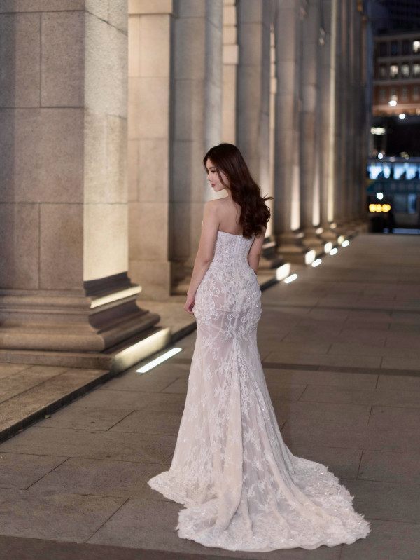 前TVB新聞女神梁凱寧性感婚紗照晒誘人曲線 33歲生日宣布封盤榮升準人妻!