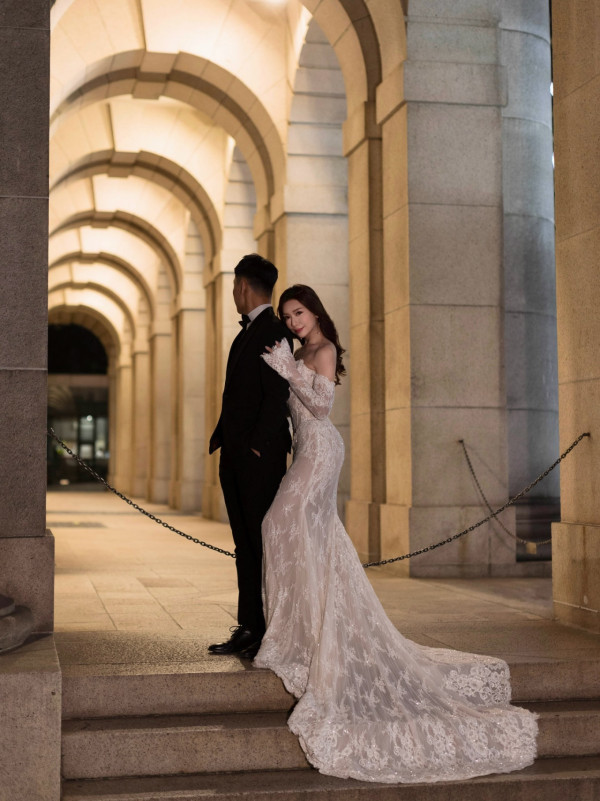 前TVB新聞女神梁凱寧性感婚紗照晒誘人曲線 33歲生日宣布封盤榮升準人妻!