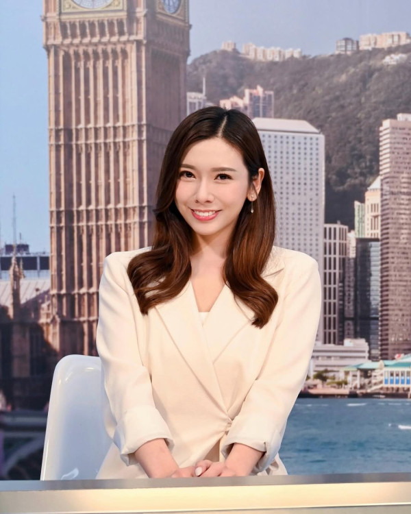 前TVB新聞女神梁凱寧性感婚紗照晒誘人曲線 33歲生日宣布封盤榮升準人妻!