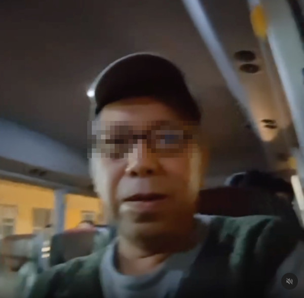 港人挑戰模仿捉無扣安全帶 自拍微表情成有趣焦點 網民笑言：個樣睇落按捺不住