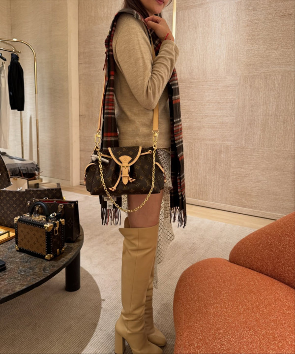 楊卓娜巴黎瘋狂買袋入VIP房罕有炫富!三大高奢品牌手袋任揀場面超誇張