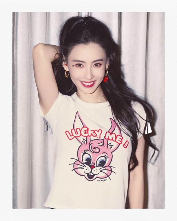 百億視后退出娛樂圈多年突然重返TVB 因一事激罕現身電視城惹復出疑雲？