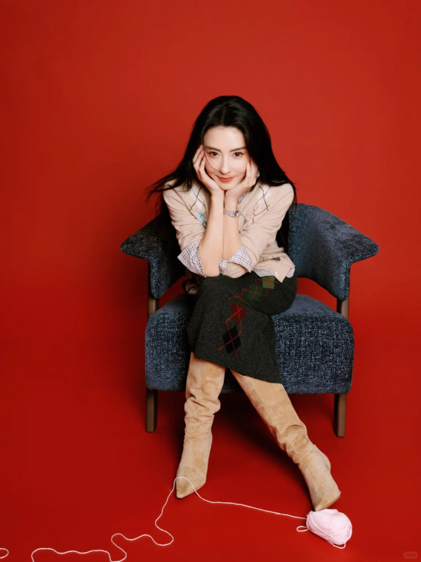 百億視后退出娛樂圈多年突然重返TVB 因一事激罕現身電視城惹復出疑雲？