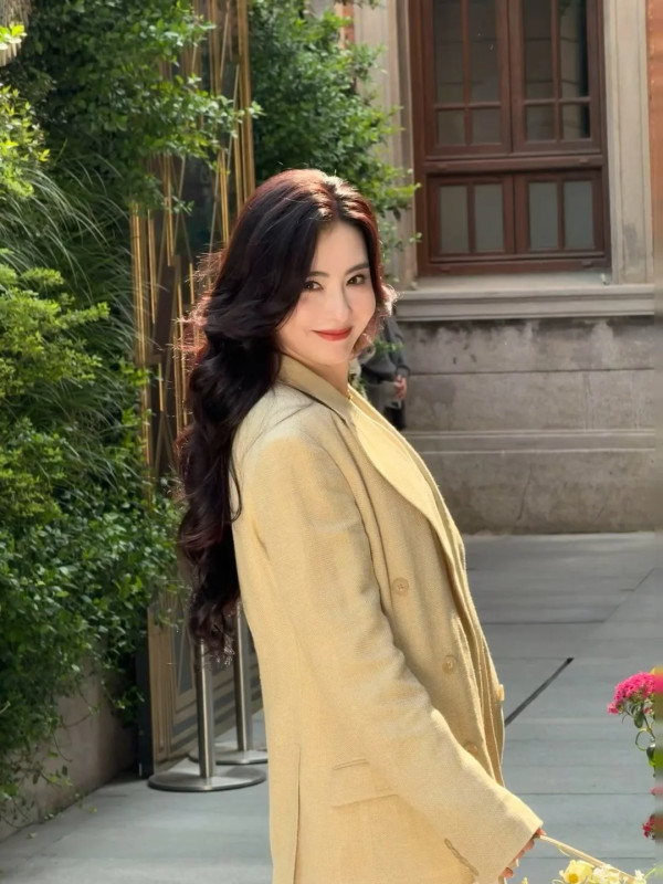 百億視后退出娛樂圈多年突然重返TVB 因一事激罕現身電視城惹復出疑雲？