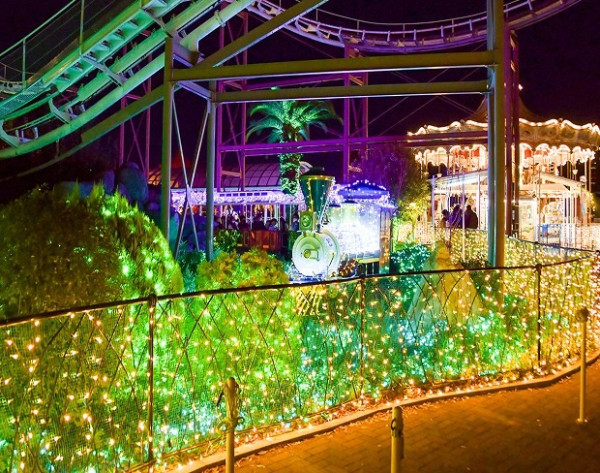 大阪聖誕2025|枚方公園「光之遊樂園」聖誕必去!巨型聖誕樹+燈籠廣場+浪漫夢幻花海