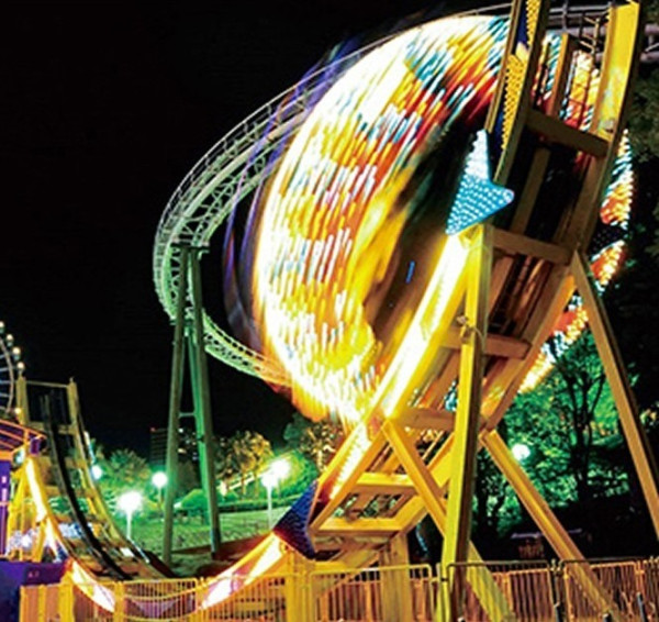 大阪聖誕2025|枚方公園「光之遊樂園」聖誕必去!巨型聖誕樹+燈籠廣場+浪漫夢幻花海