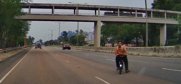 女子借用無線充電器被燙傷 手掌紅腫起水泡 疑機身一物熱到變「電磁爐」