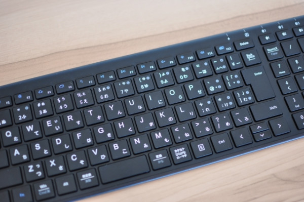 鍵盤冷知識!F鍵、J鍵神秘凸起橫線真實用途曝光?網民:10幾年都冇發現有用