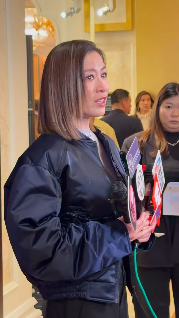 佘詩曼聞許紹雄病危消息即當眾淚崩爆哭 揭目前狀況「努力中」!臨時改行程趕赴醫院