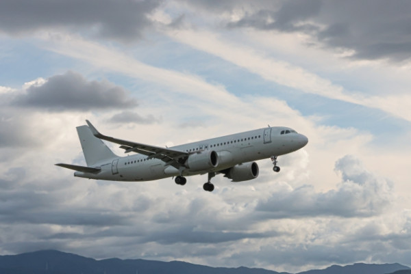 國泰客機失聯遭北約戰機升空攔截！機師揭驚險內幕 疑因1失誤差點出事