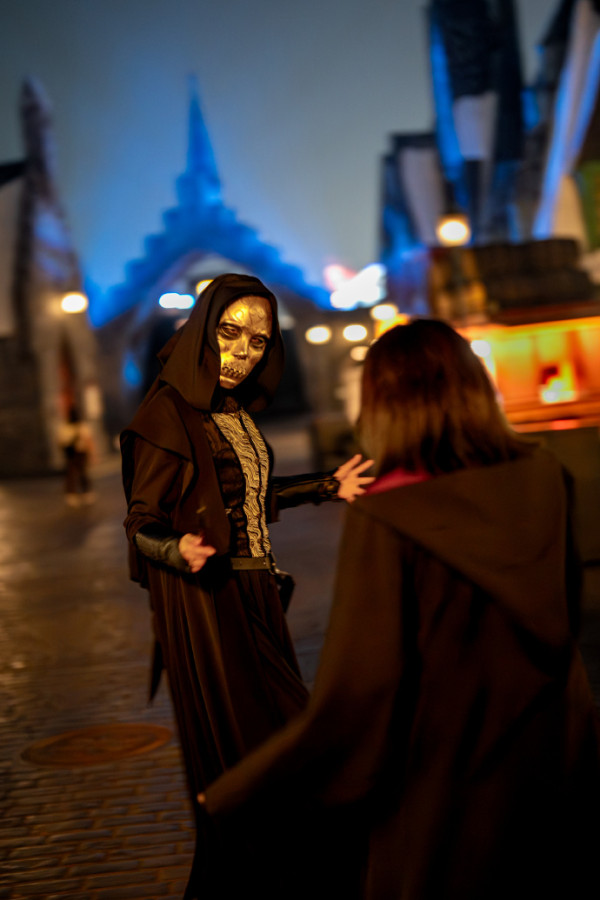 北京環球影城萬聖節4大驚嚇鬼屋挑戰膽量 食死徒突襲活米村+狂歡電音派對