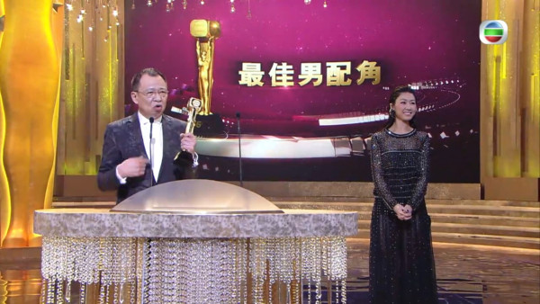 許紹雄好演技連續三年台慶攞獎!12年前台上公開妙回「熄電視」行動贏全場掌聲