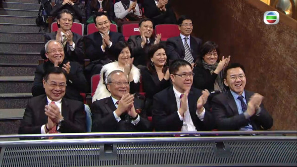 許紹雄好演技連續三年台慶攞獎!12年前台上公開妙回「熄電視」行動贏全場掌聲