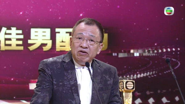 許紹雄好演技連續三年台慶攞獎!12年前台上公開妙回「熄電視」行動贏全場掌聲