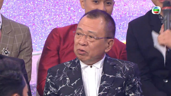 許紹雄好演技連續三年台慶攞獎!12年前台上公開妙回「熄電視」行動贏全場掌聲