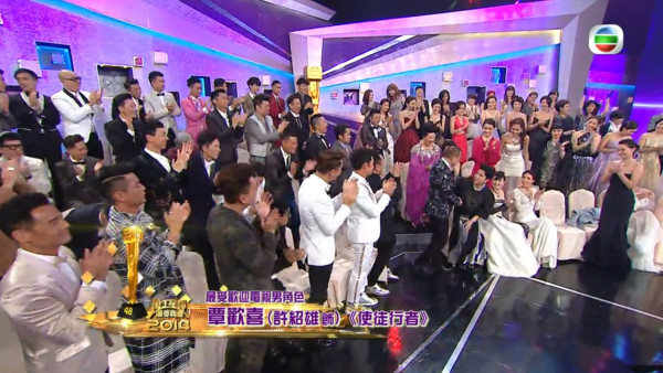 許紹雄好演技連續三年台慶攞獎!12年前台上公開妙回「熄電視」行動贏全場掌聲