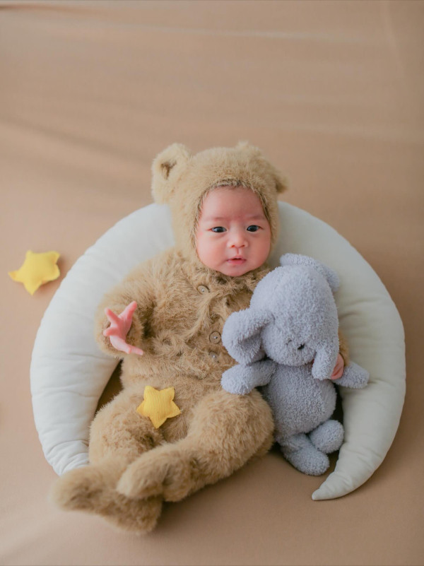 前TVB小花離巢後神隱兩年驚爆生B 無預警報喜IG晒一家三口抱B照