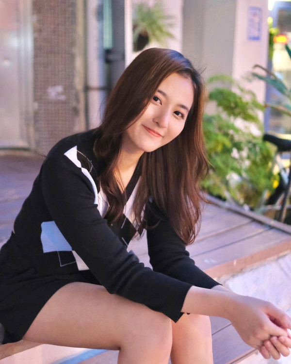 前TVB小花離巢後神隱兩年驚爆生B 無預警報喜IG晒一家三口抱B照