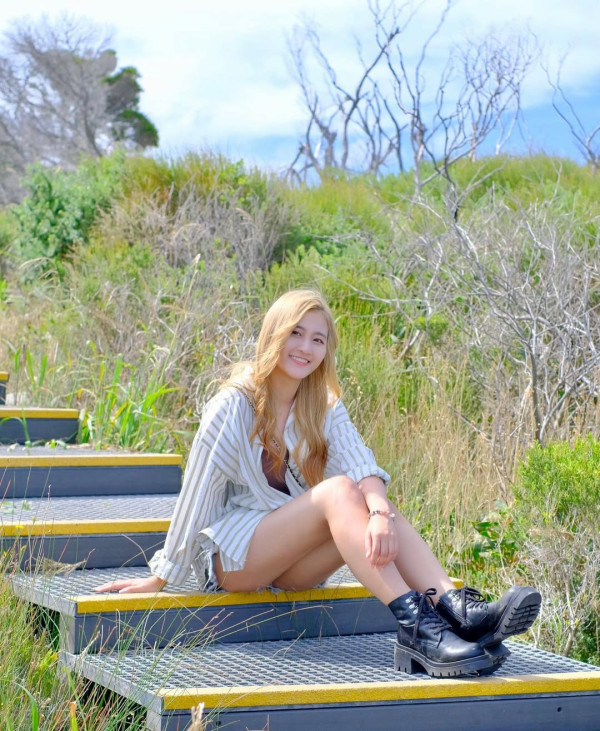 前TVB小花離巢後神隱兩年驚爆生B 無預警報喜IG晒一家三口抱B照