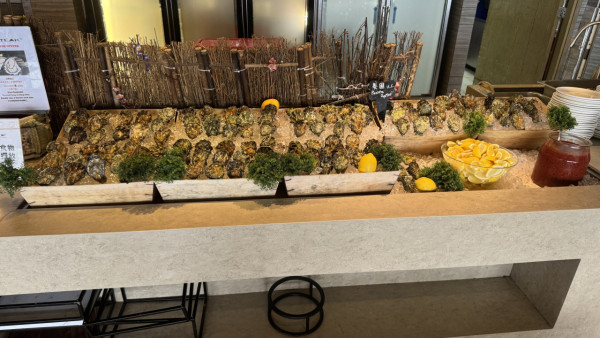 銅鑼灣Mr.Steak自助餐$111起/位  任食雪花蟹腳/生蠔/美國燒牛肉/煎鴨肝!現場直擊有咩食