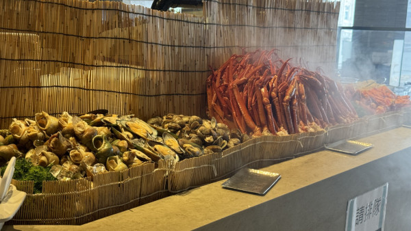 銅鑼灣Mr.Steak自助餐$111起/位  任食雪花蟹腳/生蠔/美國燒牛肉/煎鴨肝!現場直擊有咩食
