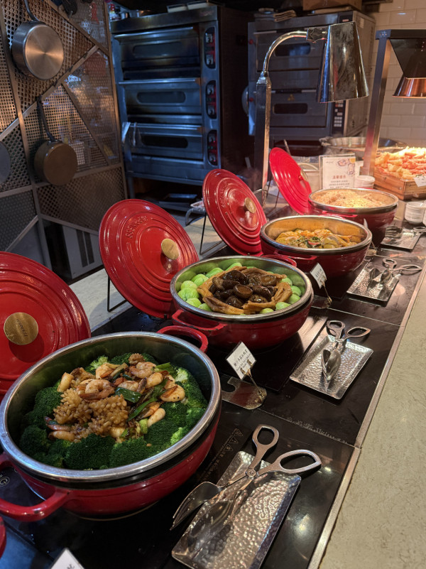 銅鑼灣Mr.Steak自助餐$111起/位  任食雪花蟹腳/生蠔/美國燒牛肉/煎鴨肝！現場直擊有咩食