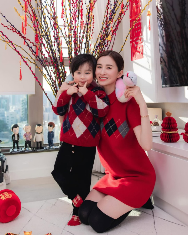 43歲索爆女藝人否認已退出娛樂圈 離巢7年榮升幸福媽媽罕有公開露面