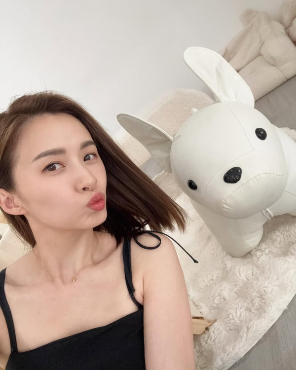 43歲索爆女藝人否認已退出娛樂圈 離巢7年榮升幸福媽媽罕有公開露面