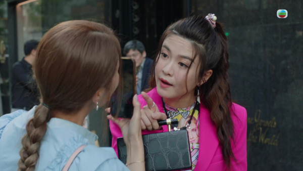 金式森林丨梁敏巧拍劇6年首次演有名字角色 客串「八婆網紅」白鴿眼超搶戲