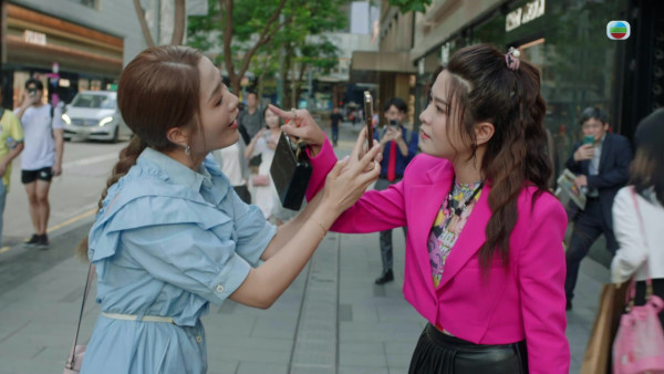 金式森林丨梁敏巧拍劇6年首次演有名字角色 客串「八婆網紅」白鴿眼超搶戲