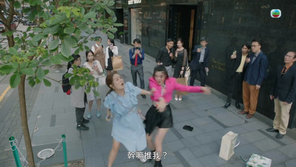 金式森林丨梁敏巧拍劇6年首次演有名字角色 客串「八婆網紅」白鴿眼超搶戲