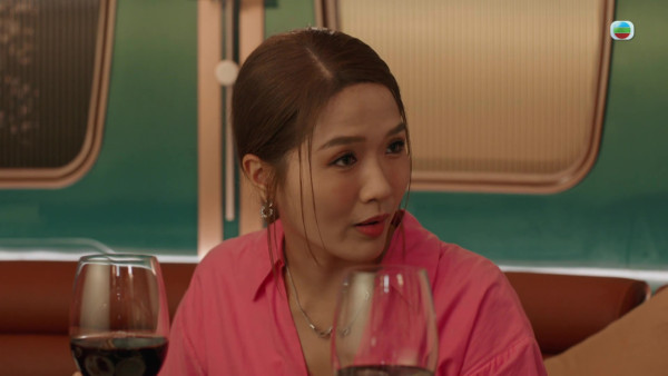 金式森林丨梁敏巧拍劇6年首次演有名字角色 客串「八婆網紅」白鴿眼超搶戲