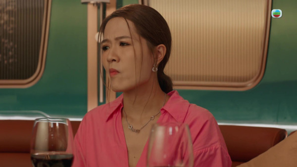 金式森林丨梁敏巧拍劇6年首次演有名字角色 客串「八婆網紅」白鴿眼超搶戲