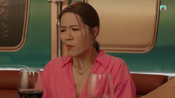 金式森林丨梁敏巧拍劇6年首次演有名字角色 客串「八婆網紅」白鴿眼超搶戲