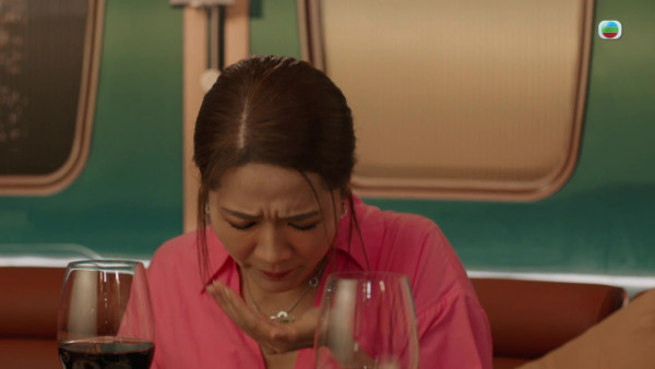 金式森林丨梁敏巧拍劇6年首次演有名字角色 客串「八婆網紅」白鴿眼超搶戲