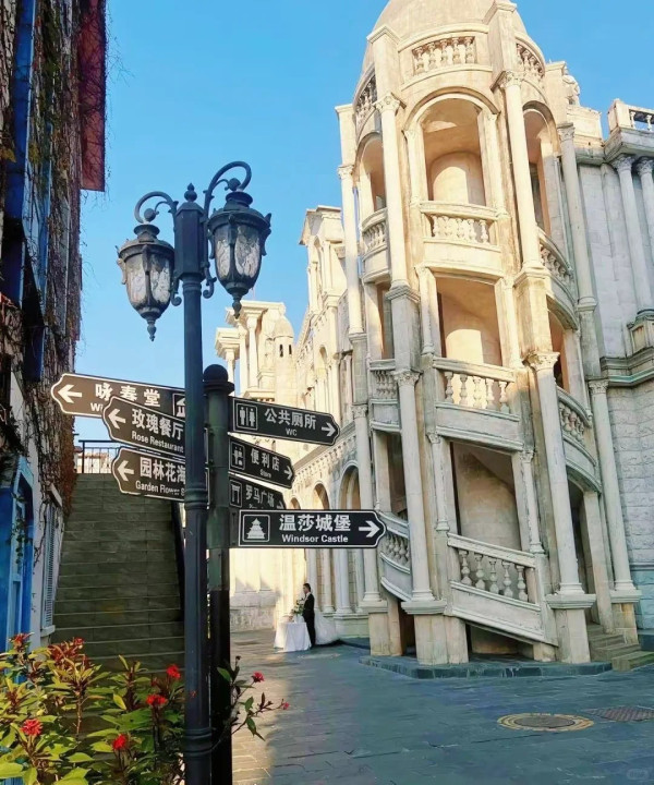 玫瑰小鎮。圖片來源:小紅書@Lucky猪 玫瑰小鎮。圖片來源:小紅書@Lucky猪