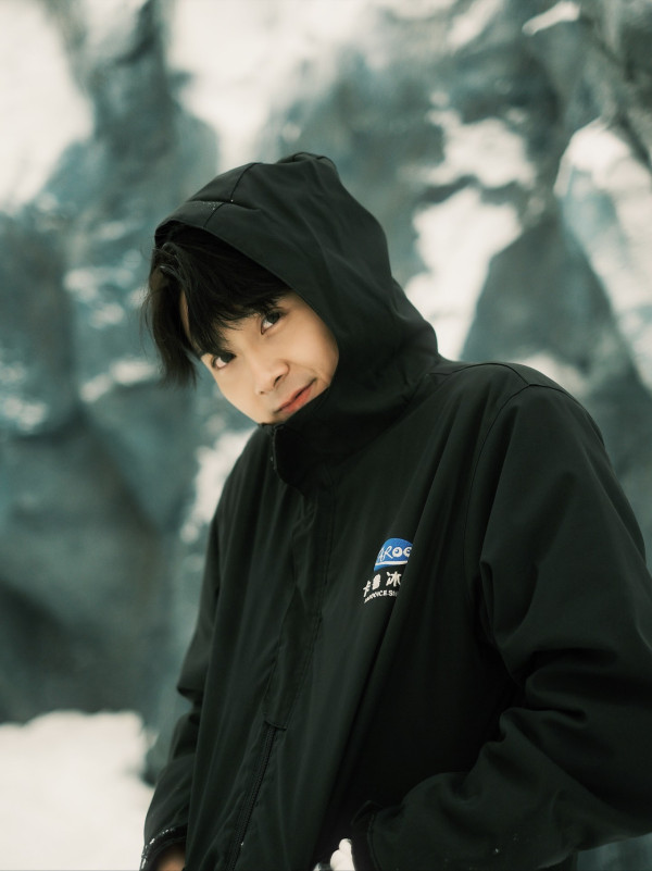 《女神配對》CP蜜遊深圳放閃 大曬雪地自拍照勁sweet 