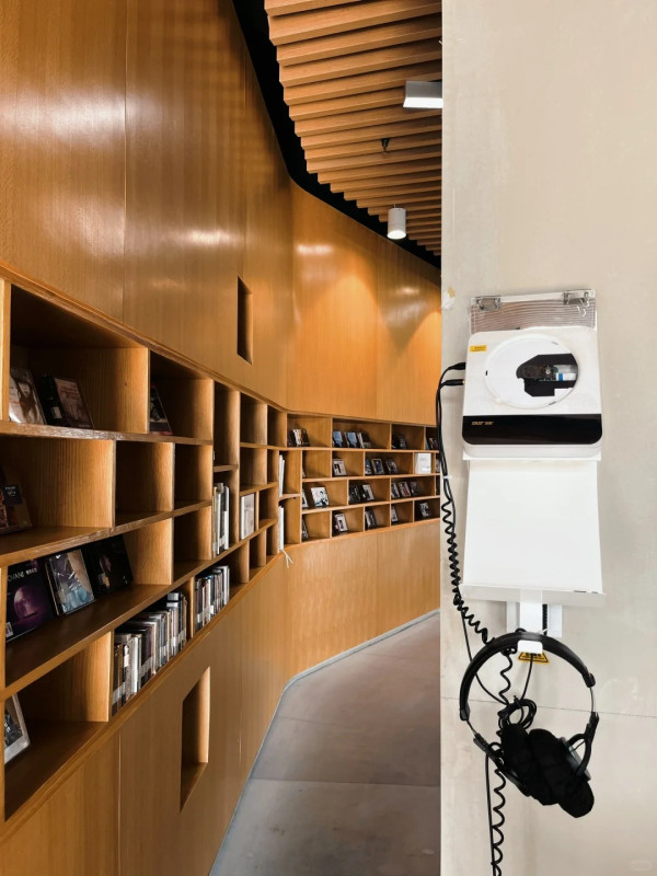 坪山圖書館。圖片來源:小紅書@知觉惠晓 坪山圖書館。圖片來源:小紅書@知觉惠晓