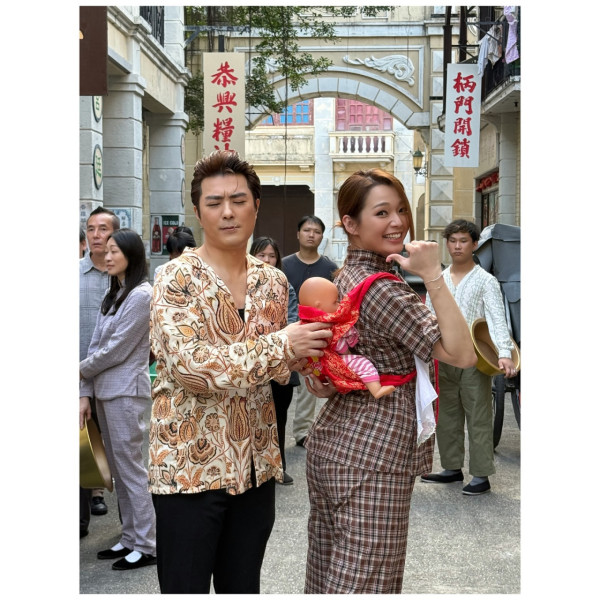 43歲女藝人驚爆遇交通意外頸椎移位 獨自入院後需戴頸箍開工惹擔憂