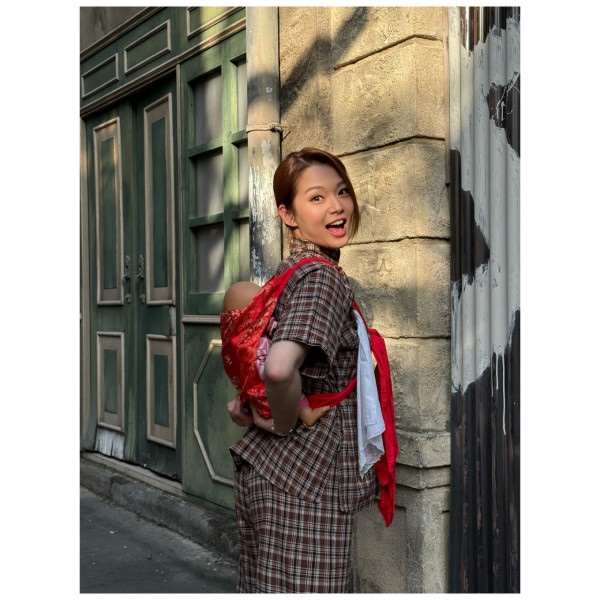 43歲女藝人驚爆遇交通意外頸椎移位 獨自入院後需戴頸箍開工惹擔憂