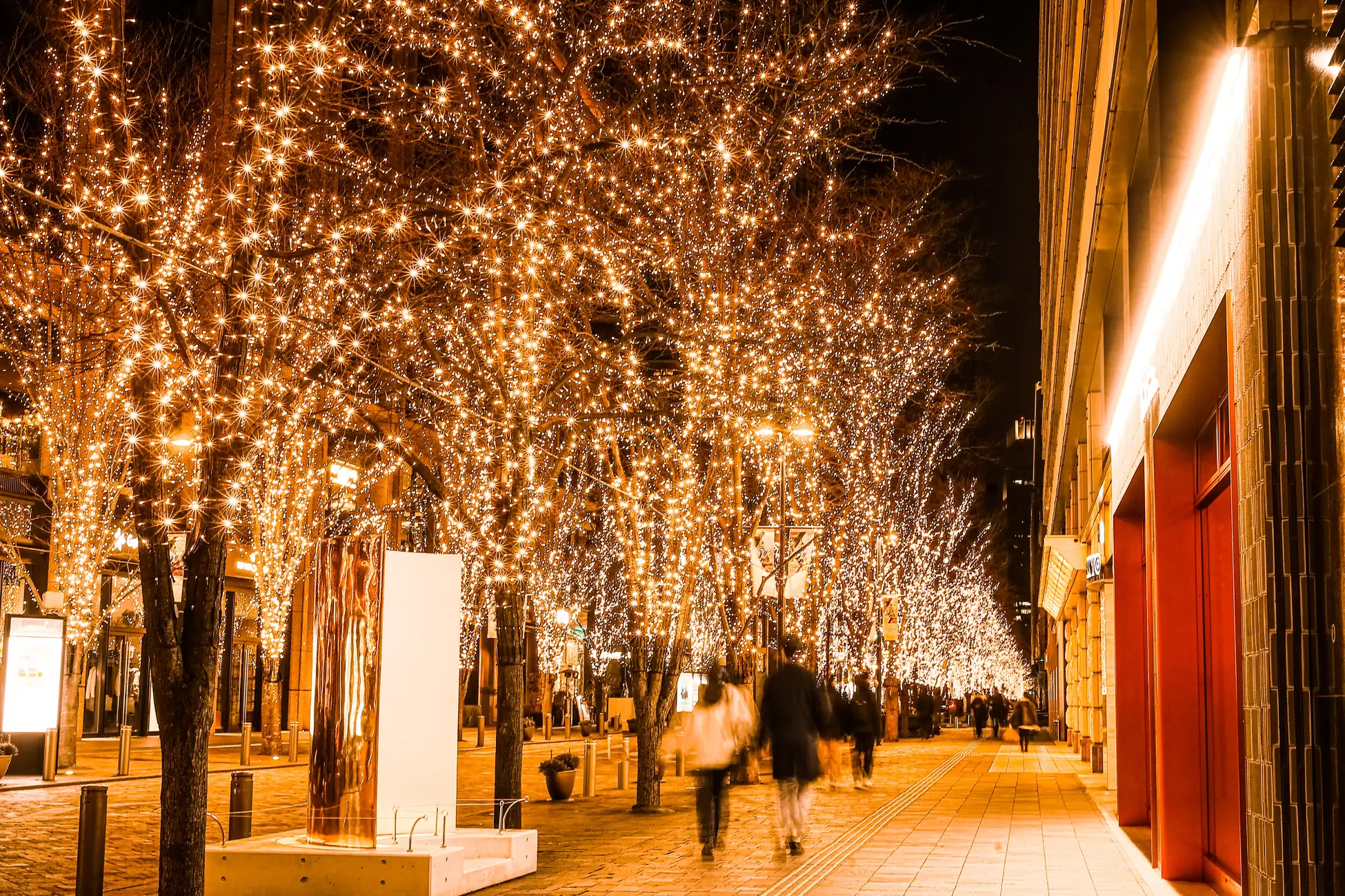 丸之內燈飾2025。圖片來源：Fashion Press