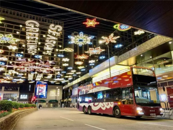 聖誕節燈飾開篷巴士遊 2人同行$88 人均只需$44!無遮擋視野尖沙咀聖誕燈飾感受冬日節慶