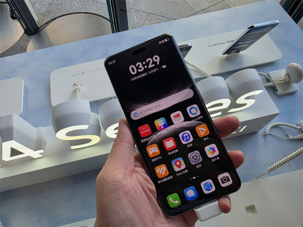 HUAWEI nova 14 系列紅楓鏡頭有驚喜 實測「人像原色」效果 $2,699 起入手