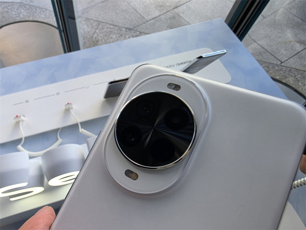 HUAWEI nova 14 系列紅楓鏡頭有驚喜 實測「人像原色」效果 $2,699 起入手