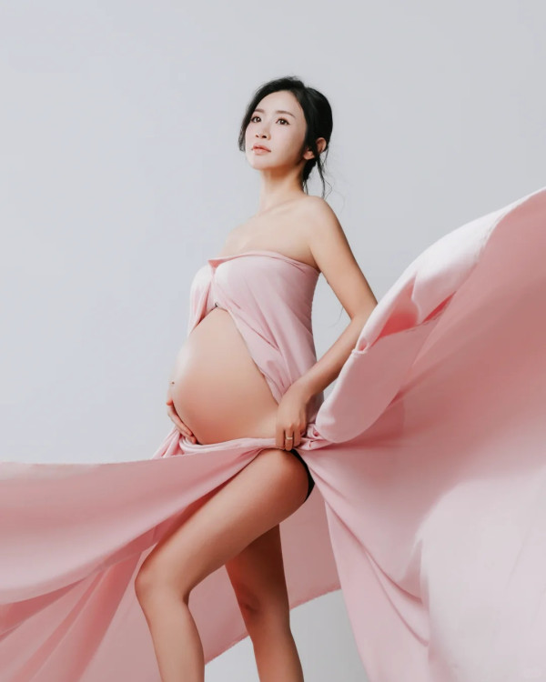 年度回顧｜盤點2025年娛樂圈16位新手爸媽 TVB模範夫妻結婚7年終報喜！呢位秘密生B最震撼！