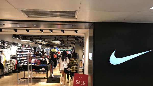 Nike全面加價高達18%！只有兩類產品不受影響？經典波鞋減產 Air Force 1/Dunk系列都有份！新任總裁咁回應