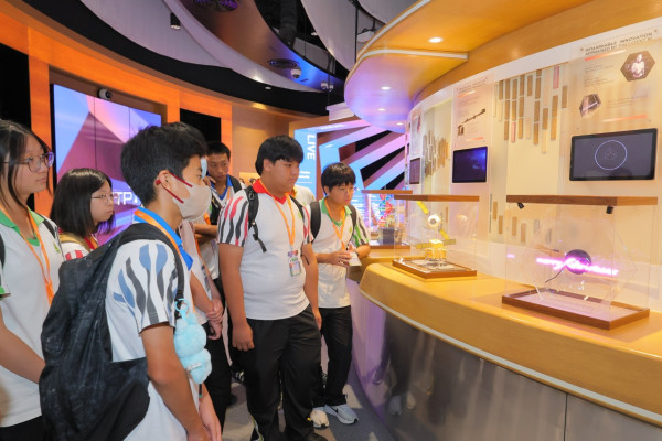 科技園推「少年創科探索家」計劃 帶中學生走入科學園 浸沉式體驗AI未來
