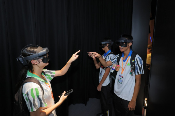 科技園推「少年創科探索家」計劃 帶中學生走入科學園 浸沉式體驗AI未來